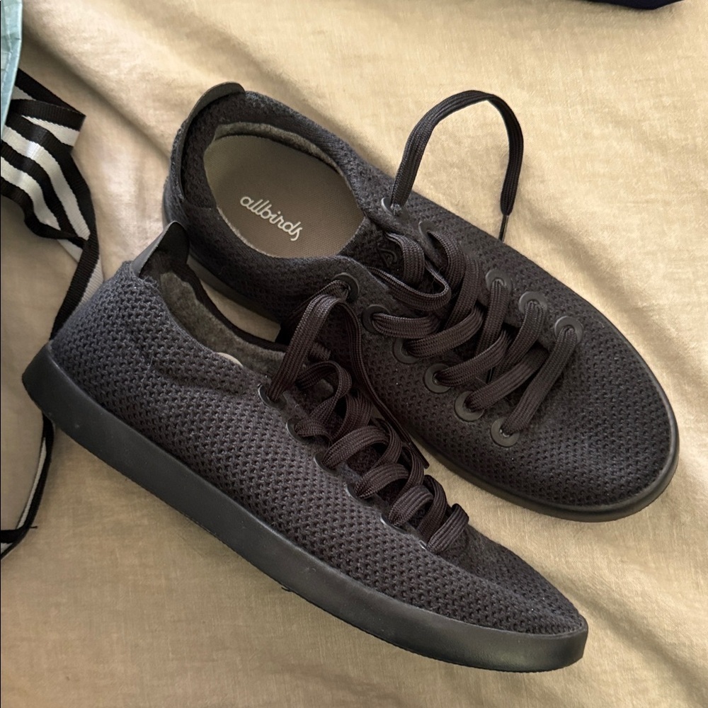 ALLBIRDS Mens Tree Piper in Natural Black. Size 10
